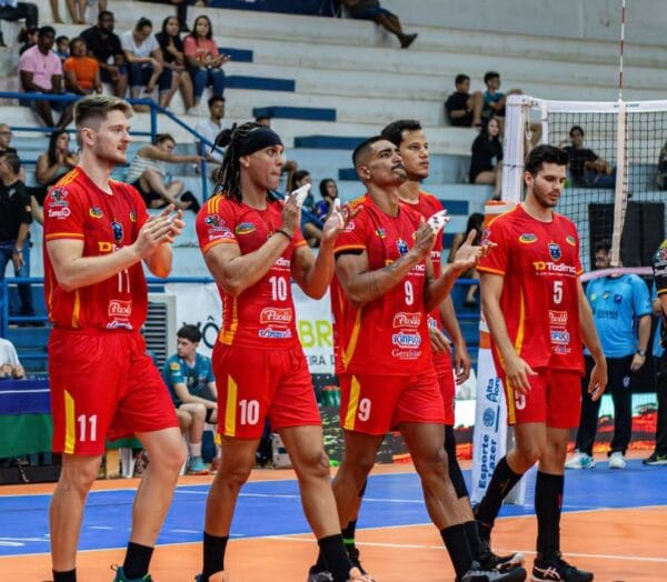 VAF enfrenta Brasília Vôlei e busca primeira vitória