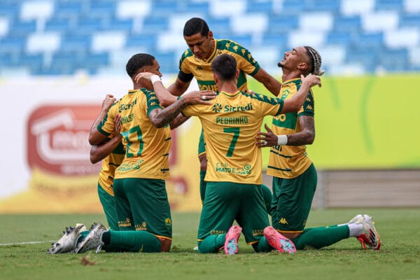 Cuiabá goleia Sport Sinop e está na semifinal do Campeonato Mato-grossense