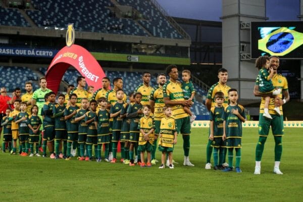 Cuiabá busca terceira vitória seguida na Série B contra o lanterna Paysandu