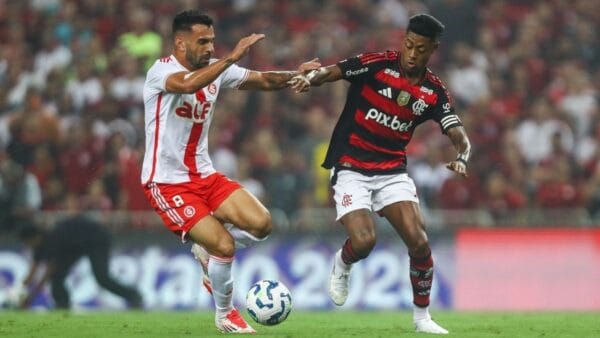 Após 6 anos, Flamengo e Internacional se reencontram nas oitavas da Libertadores