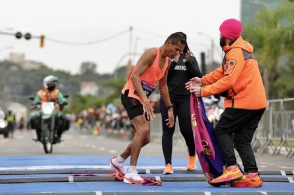 Mato-grossense supera africanos e vence a 40ª Maratona Internacional de Porto Alegre
