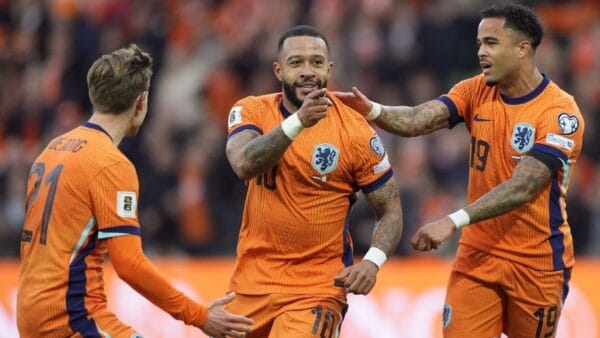 Memphis Depay se torna o maior goleador da história da seleção holandesa com 50 gols