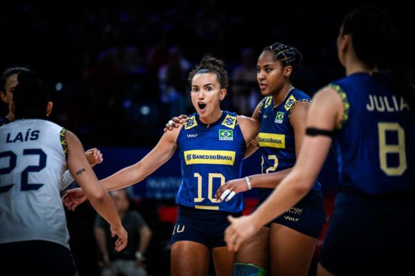 Brasil domina República Dominicana e celebra estreia da capitã Gabi na Liga das Nações