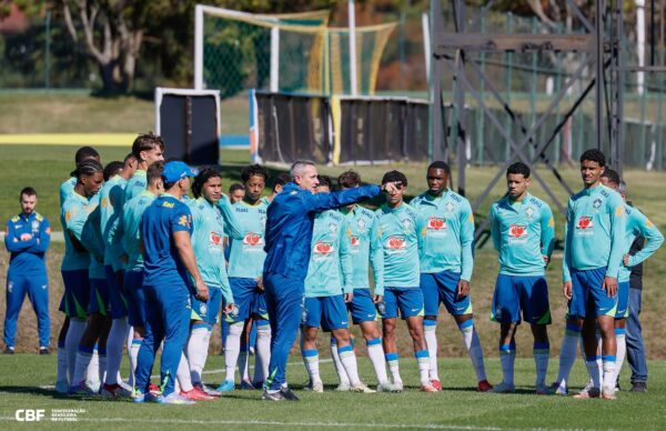 Seleção Sub-17 inicia preparação para amistosos com o México