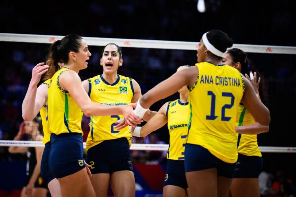 Brasil domina a Bélgica no 4º set e vence mais uma na Liga das Nações de Vôlei