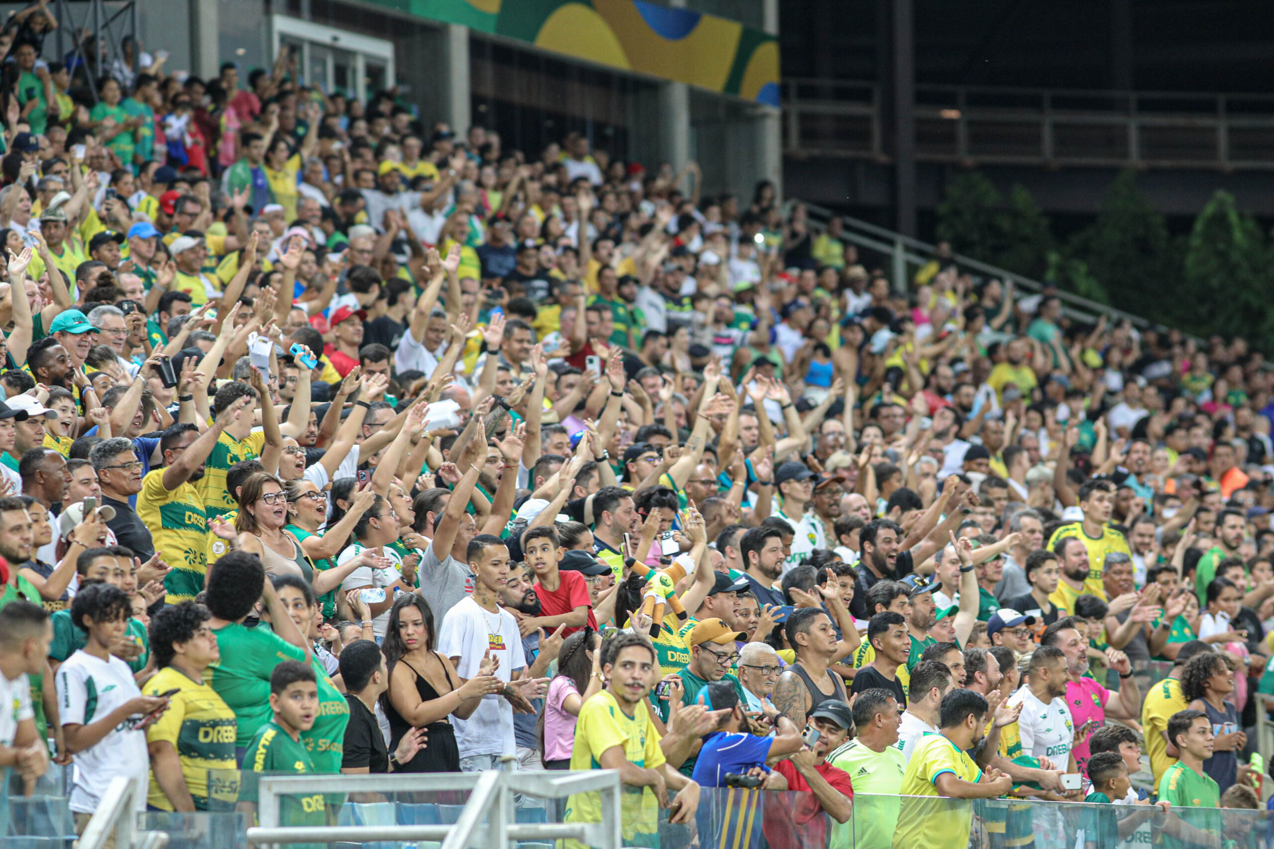 Nas cabeças; Cuiabá desbanca Goiás e lidera torcida no Centro-Oeste - Canal Na Coruja