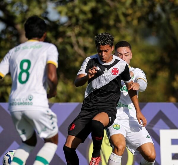 Captura de tela_9-7-2025_17438_www.instagram.com