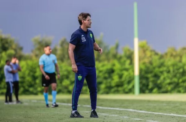 Técnico Ricardo Resende