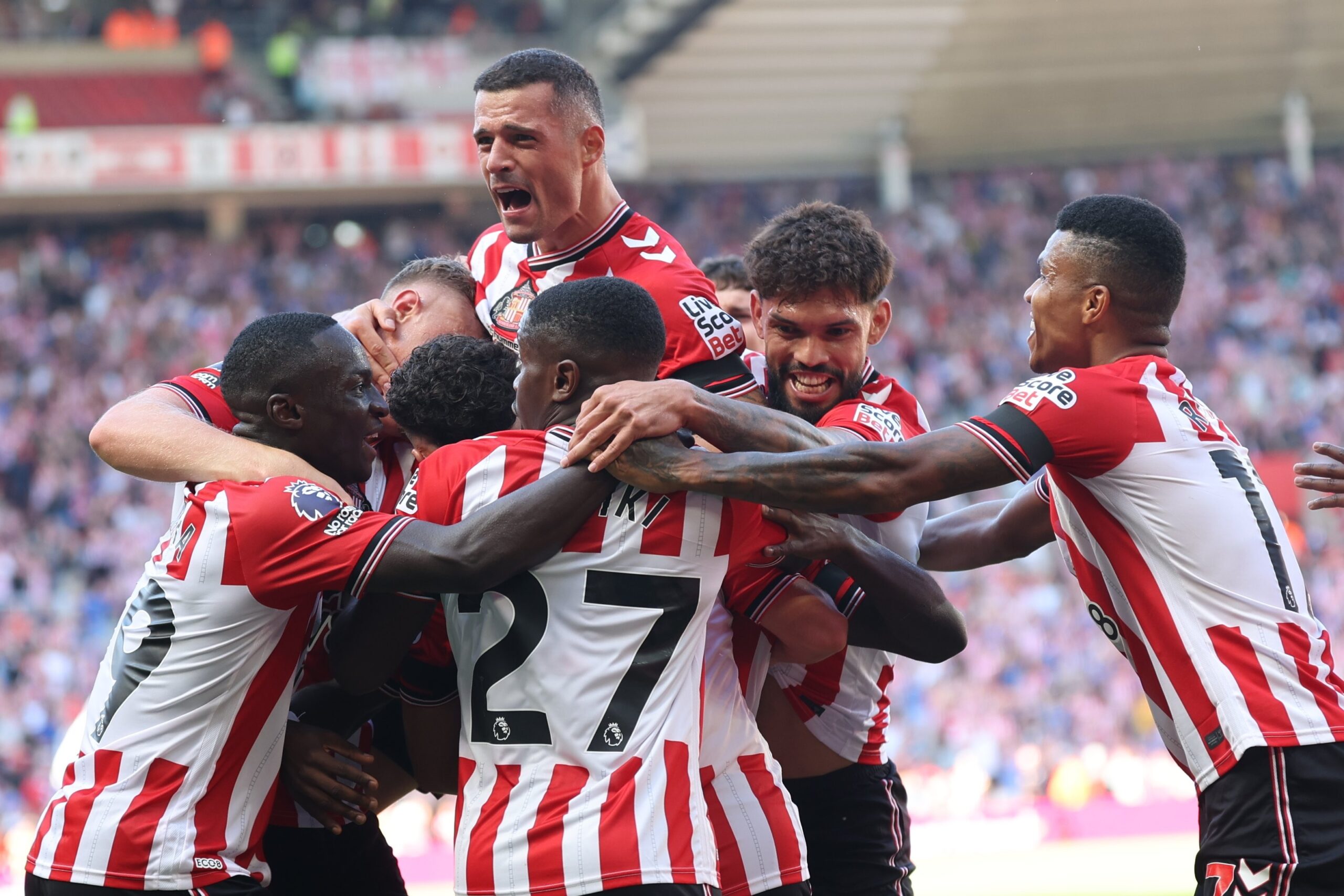 APÓS 8 ANOS: Sunderland goleia West Ham no retorno a Premier League - Canal Na Coruja