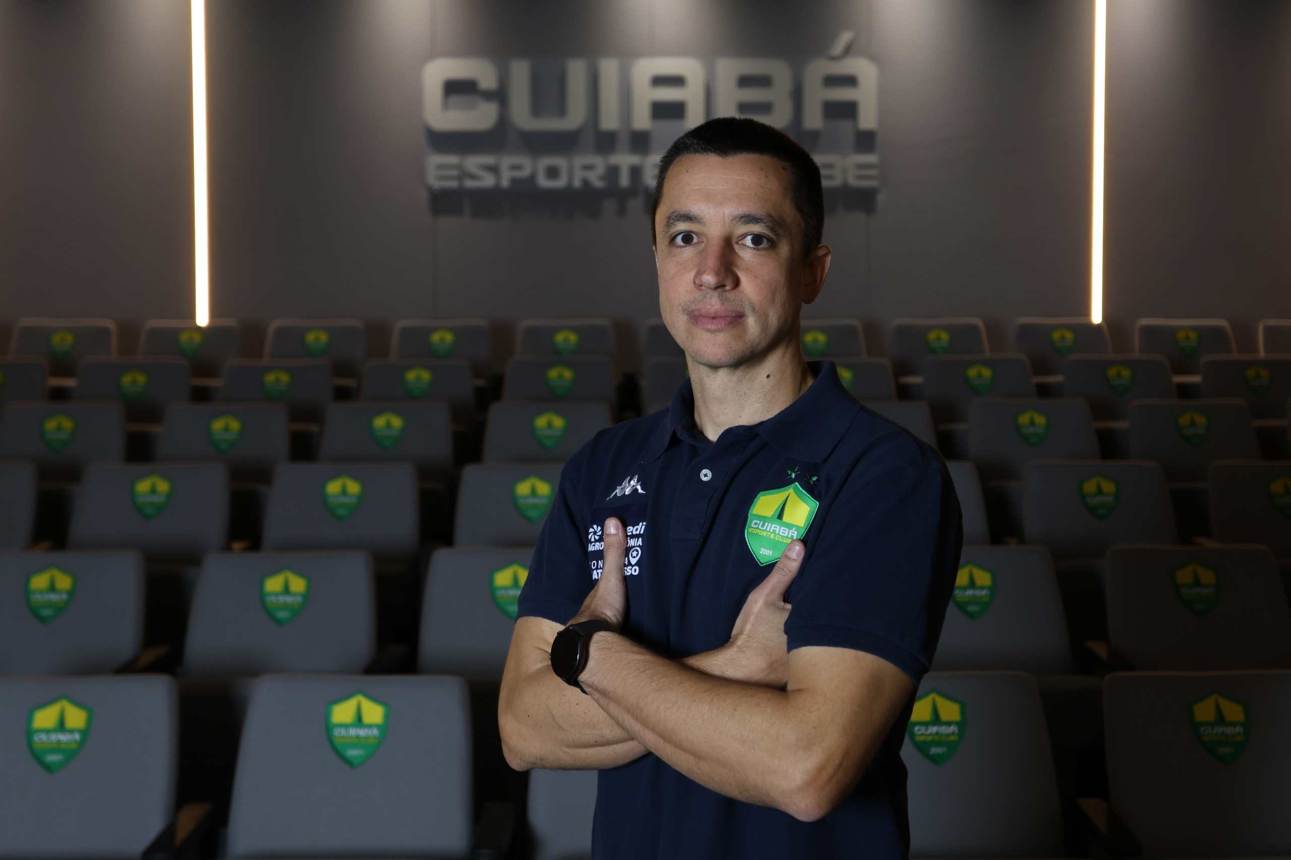 Cuiabá oficializa Eduardo Barros como técnico da equipe até o fim da temporada - Canal Na Coruja