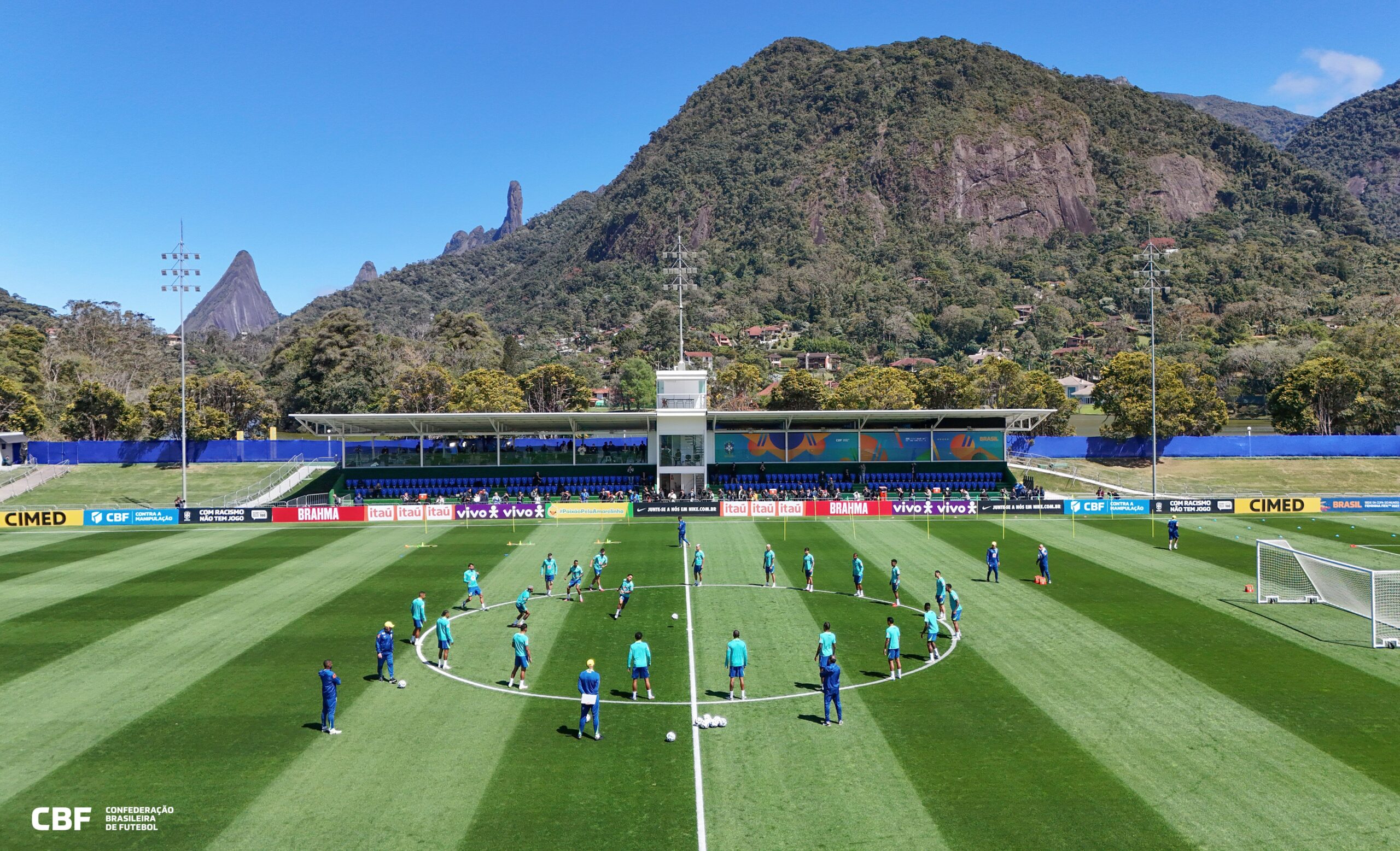 Seleção finalizou preparação para duelo com o Chile e já está concentrado no Rio de Janeiro - Canal Na Coruja