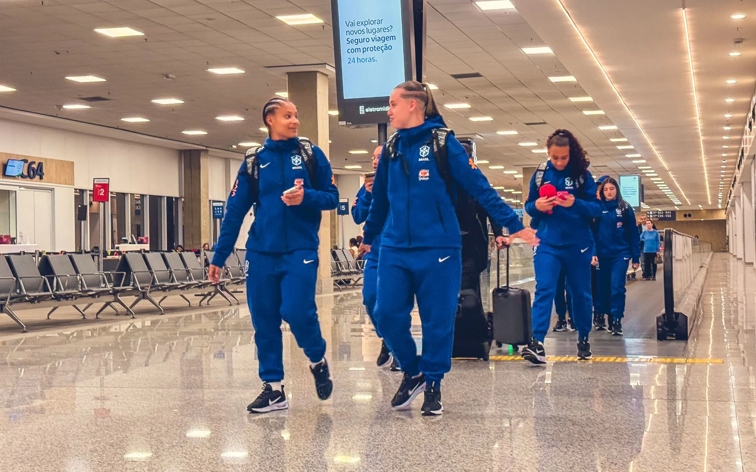 Seleção feminina Sub-17 embarca para o Marrocos em busca do título inédito da Copa do Mundo - Canal Na Coruja