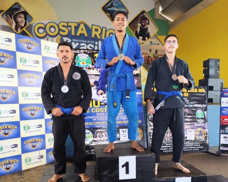 Alunos do projeto social Atletas do Fogo conquistam 15 medalhas em campeonato de Jiu-Jitsu