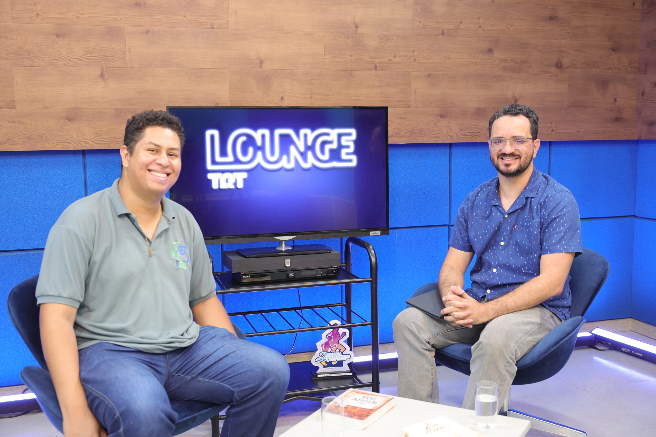 Lounge TRT - Ep 35: Felipe Santos 3 CEO do “Na Coruja” fala sobre jornalismo esportivo em bate-papo na TRT FM nessa quarta - Canal Na Coruja