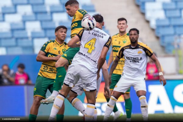 1389144-criciuma-sofre-com-expul