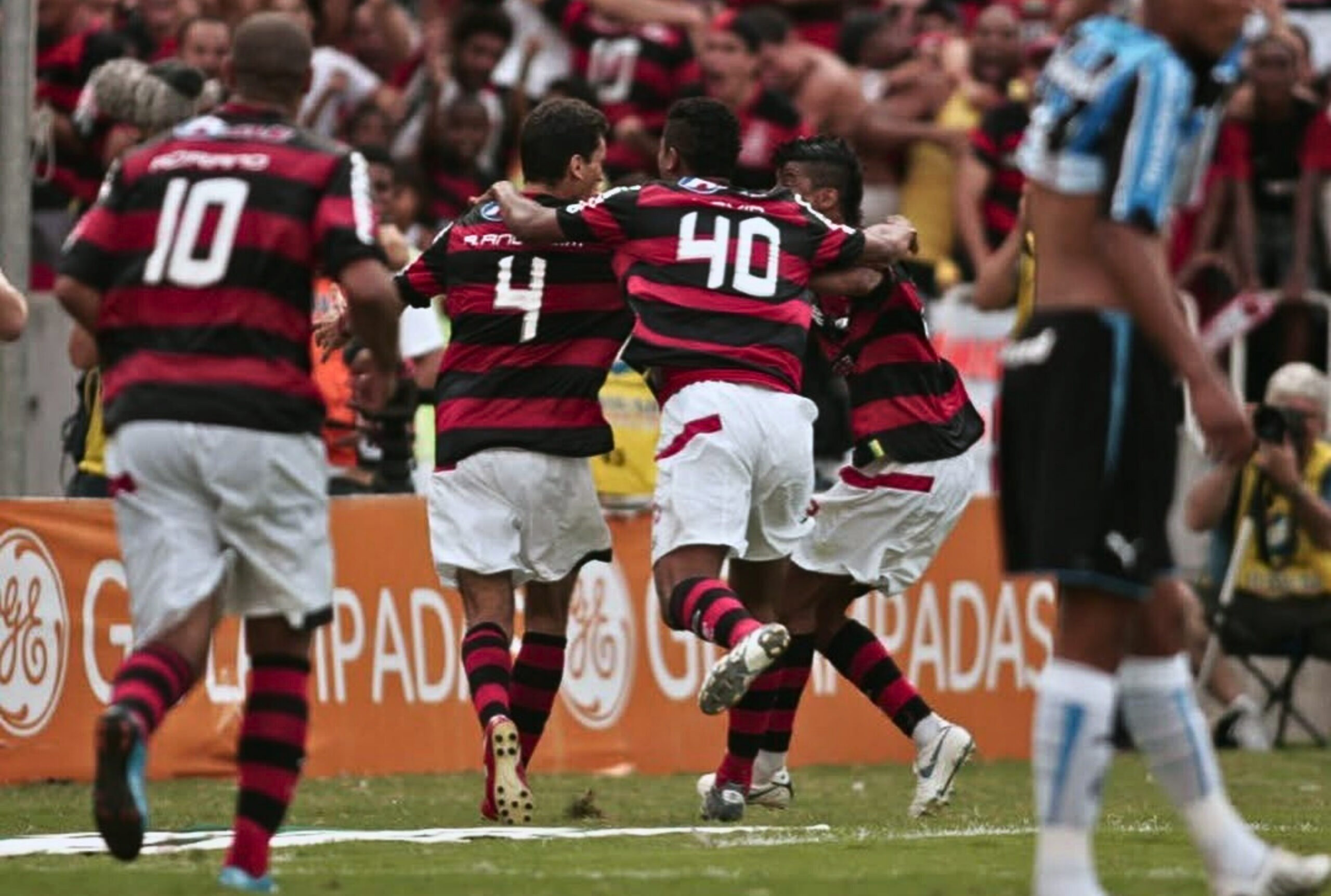 Ídolo rubro-negro tira Mixto da Série A; entenda - Canal Na Coruja