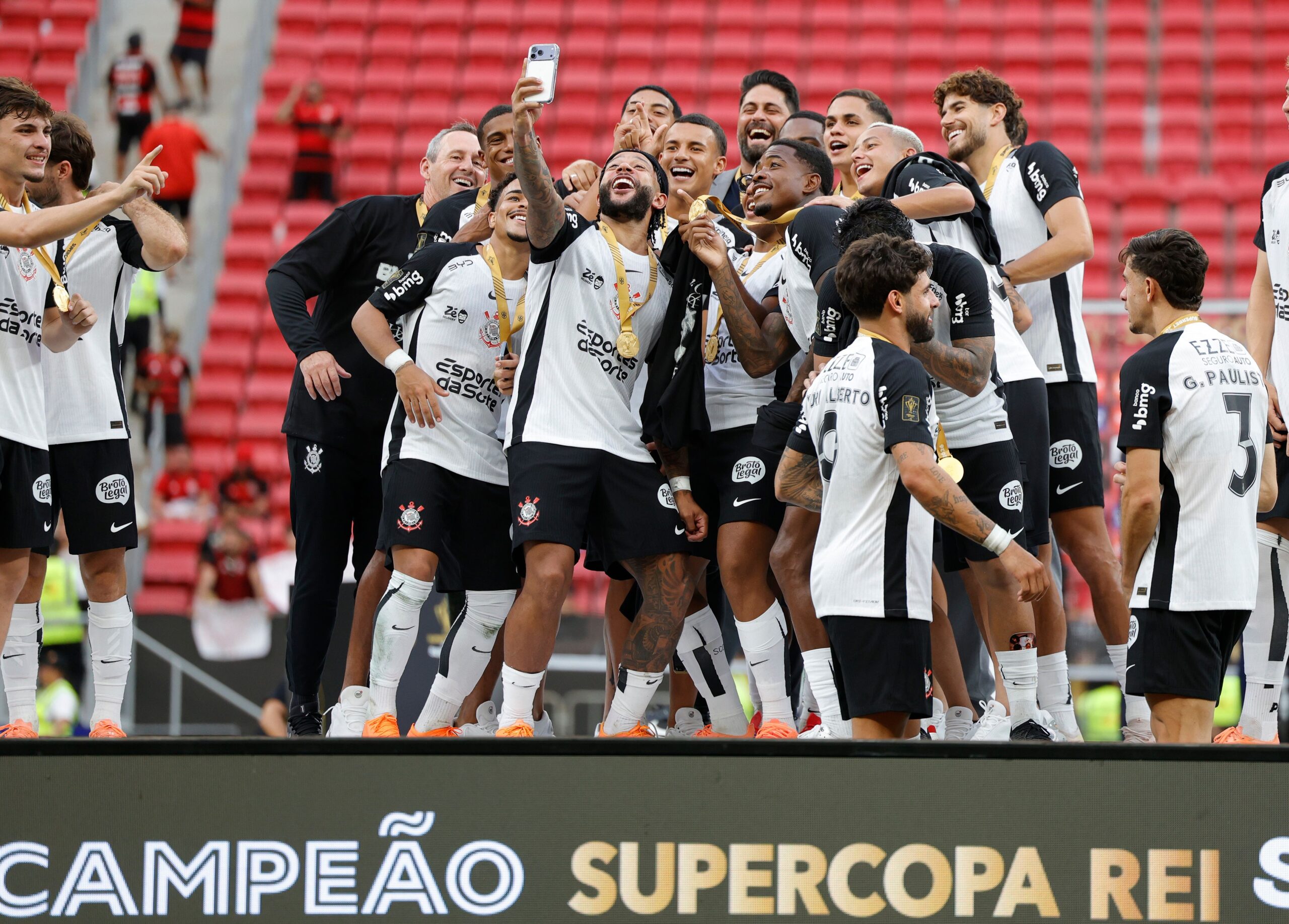 Corinthians conquista a Supercopa Rei diante do Flamengo - Canal Na Coruja