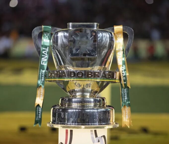 Taça da copa do Brasil em partida disputada pela edição de 2026.