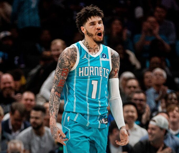 LaMello, jogador do Hornets