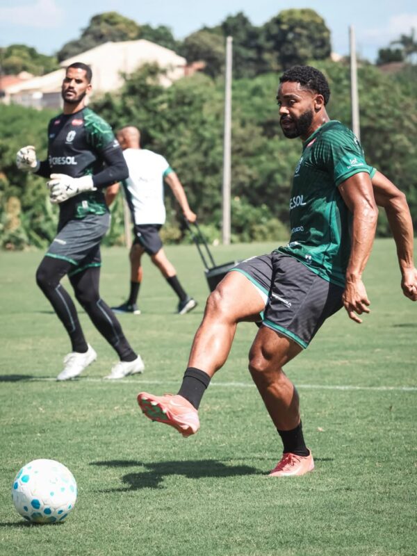 Vamos ao trabalho, meu jogador! 🫡👊Wendel Lomar já treinou com o elenco maringaense visando ao