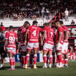 Vila Nova fazendo a roda antes do jogo decisivo