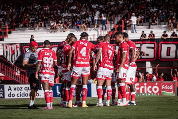 Vila Nova fazendo a roda antes do jogo decisivo