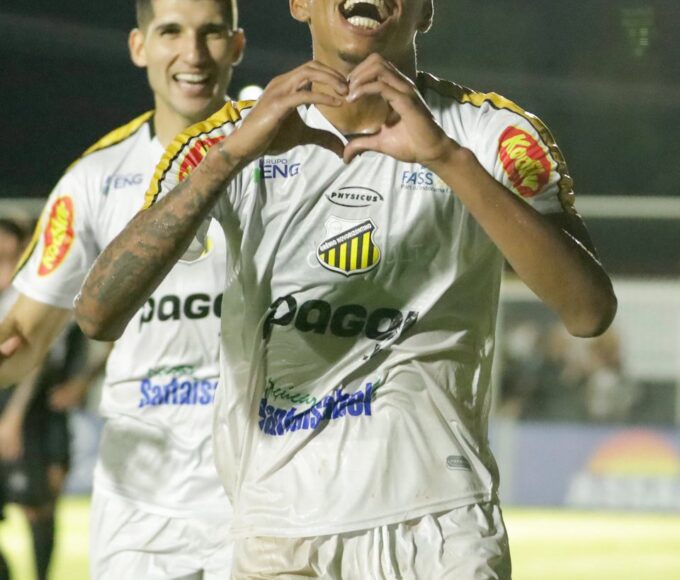 Novorizontino comemorando o o gol contra o Mixto pela Copa do Brasil.