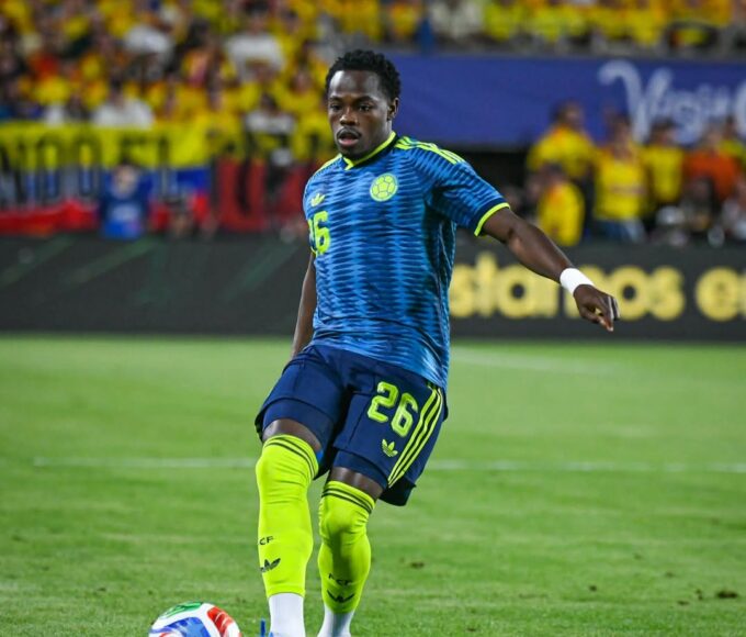 Andrez gomes, em campo pela seleção da Colombia