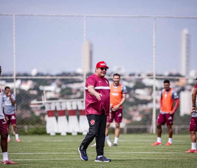 Guto Ferreira chega no Vila Nova para treinar o time nessa Temporada