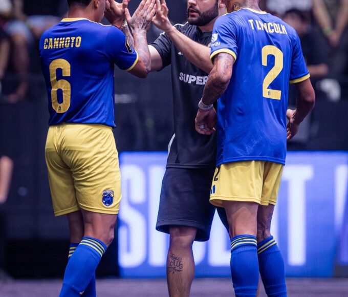 Jogadores do Dendele com Luqueta "Presidente do Time"