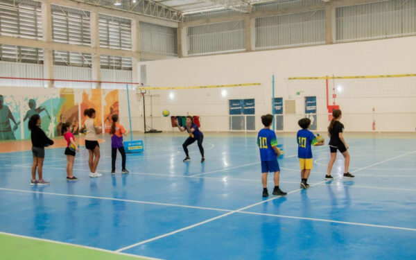Itaboraí + Esportes estreia aulas de futebol 10 1 Novas Turmas Do Projeto Viva Volei Iniciam Aulas No Ginasio Esportivo De Itaborai 2 38625847 - Canal Na Coruja