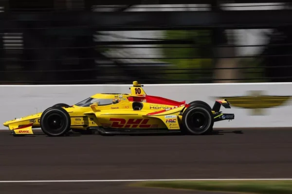 Espanhol conquista a Pole em Indy