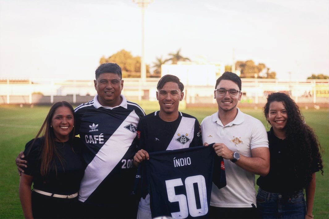 Campeão estadual, lateral Índio chega a 50 jogos com a camisa do Mixto; confira 6 SaveClip.App 705340617 18205489183351560 1681933986585334913 n