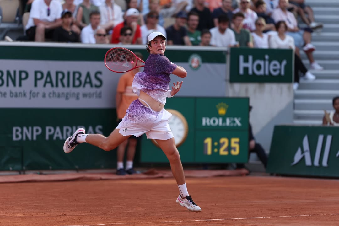 João Fonseca vence Djokovic de virada e faz história em Roland Garros - Canal Na Coruja