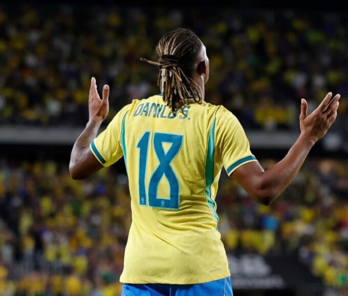 Com convocação de Danilo, Botafogo lidera ranking de time que mais cedeu jogadores para Seleção Brasileira. - Canal Na Coruja