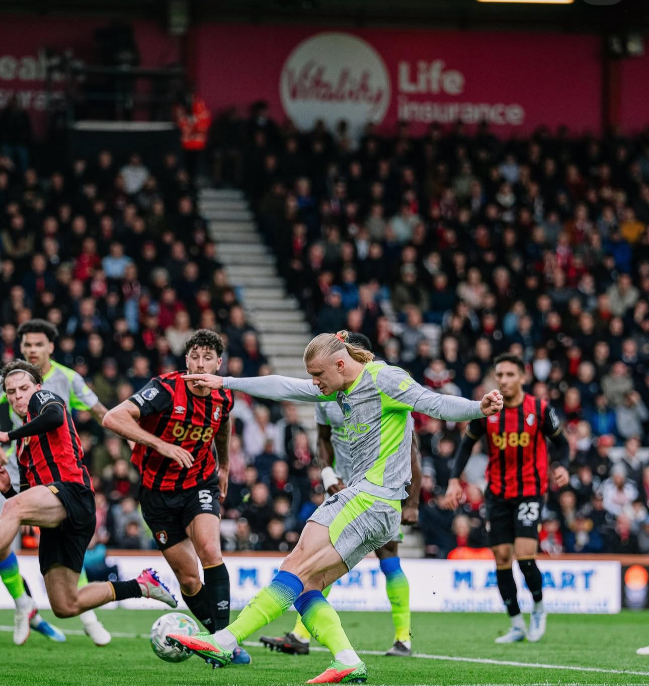 City empata com o Bournemouth e Arsenal fatura campeonato inglês 1 O CITY EMPATA COM O BOURNEMOUTH E ARSENAL SE CONSAGRA CAMPEÃO INGLÊS - Canal Na Coruja