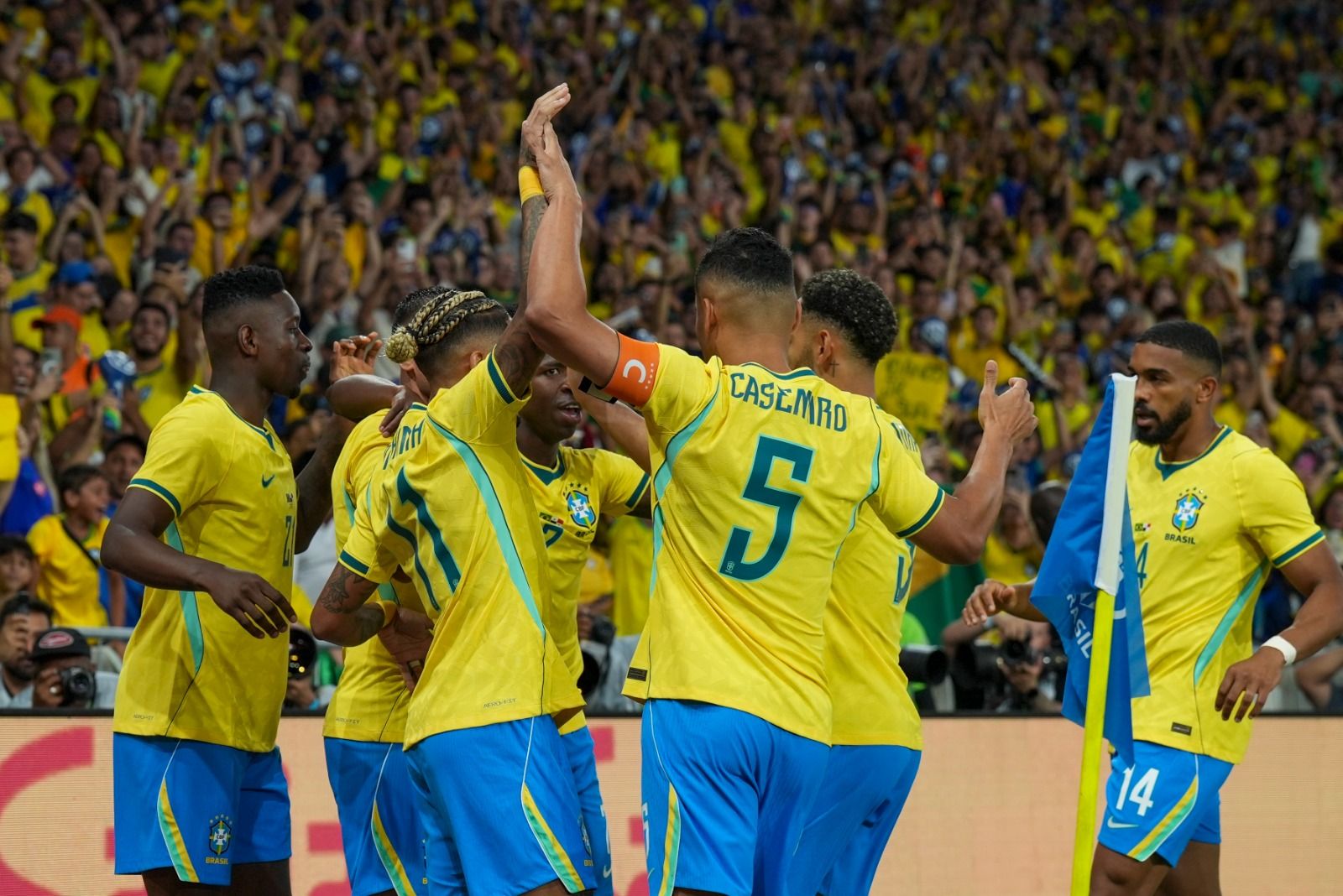 Brasil goleia o Panamá por 6 a 2 - Canal Na Coruja