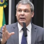 Pix e sistema financeiro brasileiro correm risco após EUA classificarem PCC e CV como terroristas