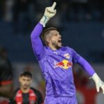 RB Bragantino vence o Vitória em jogo com dois pênaltis e gol de goleiro no Brasileirão - Canal Na Coruja