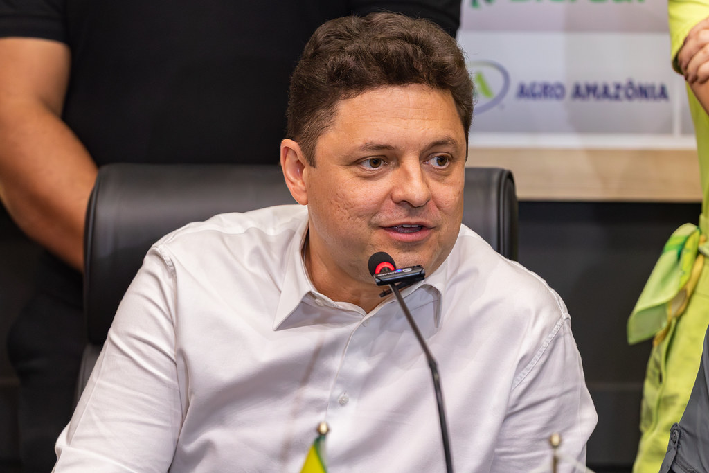 Durante lançamento do projeto Bom de Bola, Bom de Escola, Cristiano Dresch brincou sobre contratar Abilio Brunini para o Cuiabá e destacou a importância da formação de atletas.