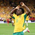 Austrália surpreende Turquia, vence por 2 a 0 e estreia com vitória na Copa do Mundo 37 australia
