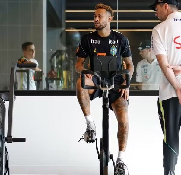 Neymar fica fora de viagem para amistoso contra o Egito e segue tratamento nos Estados Unidos - Canal Na Coruja