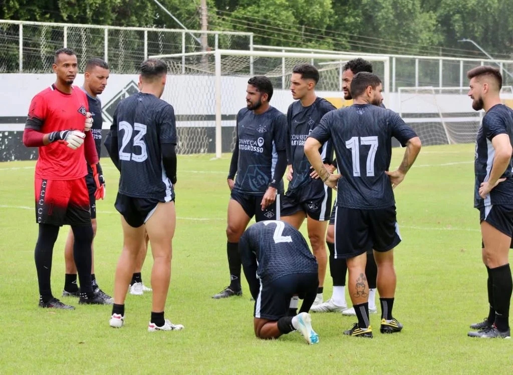 Mixto anuncia saída de quatro jogadores e segue reformulação para 2027 5 Treino do Mixto no Presidente Du