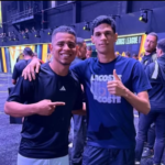 O futebol de Mato Grosso terá um representante inédito na Kings League. O atacante cuiabano Jesuelton Proença de Lima, conhecido como Heltinho, foi escolhido pelo Capim FC no Draft da competição e vai integrar o time comandado por Jon Vlogs e Luva de Pedreiro.